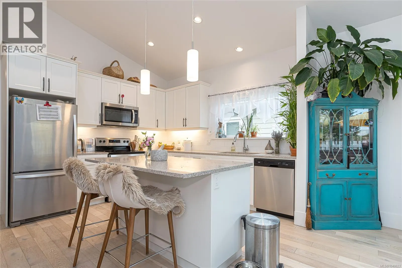 322 Edgewood Cres