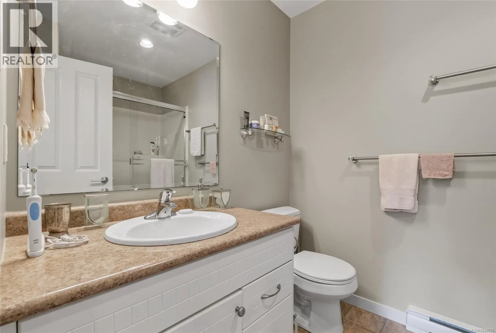 14 6250 Palahi Rd