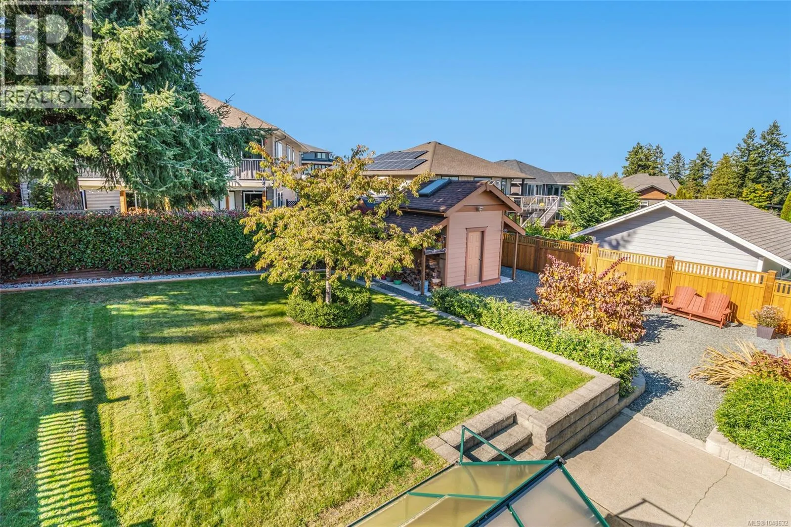 526 Douglas Pl