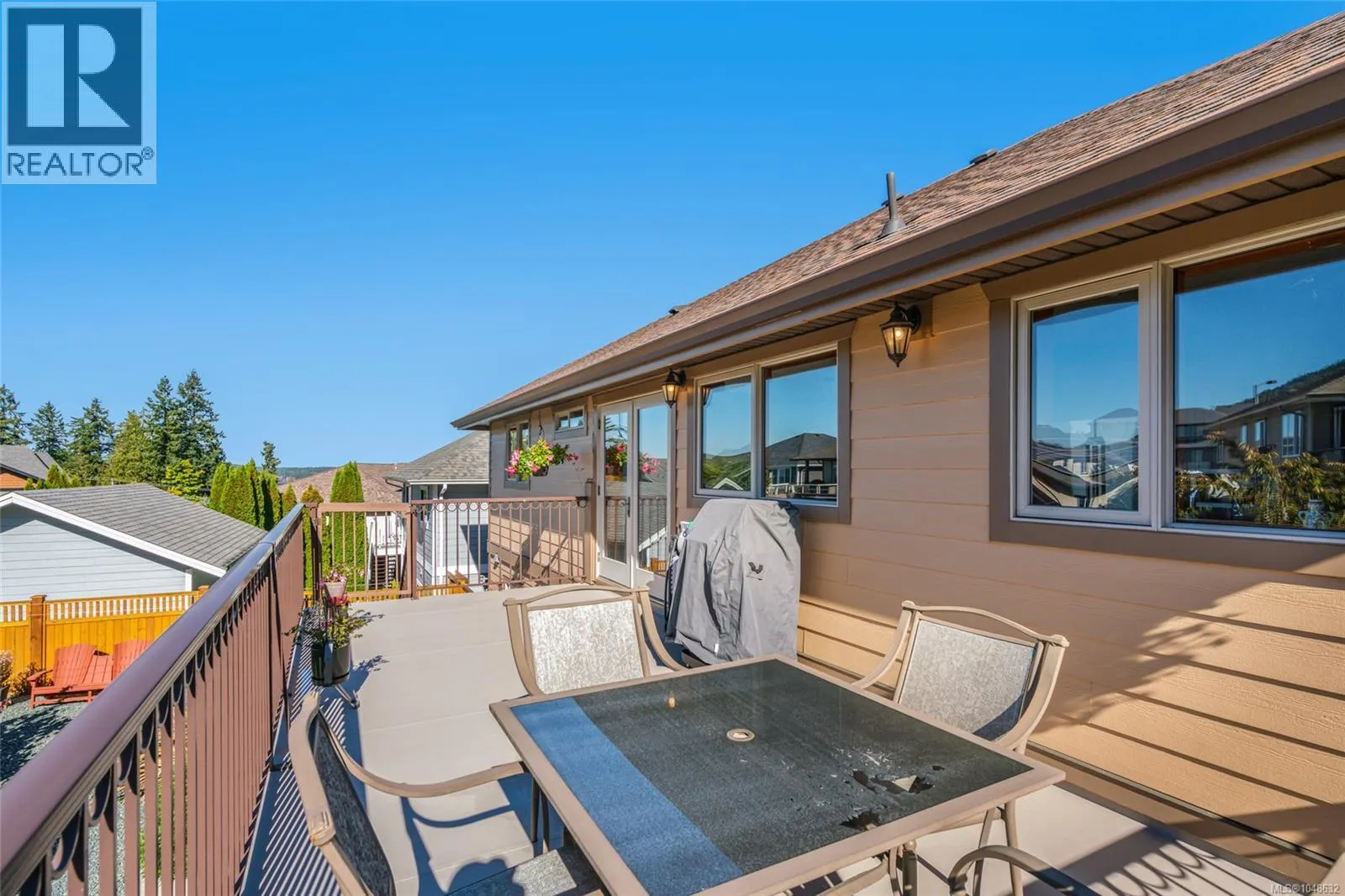 526 Douglas Pl
