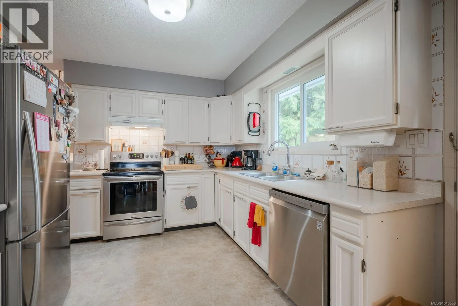 395 Dogwood Dr
