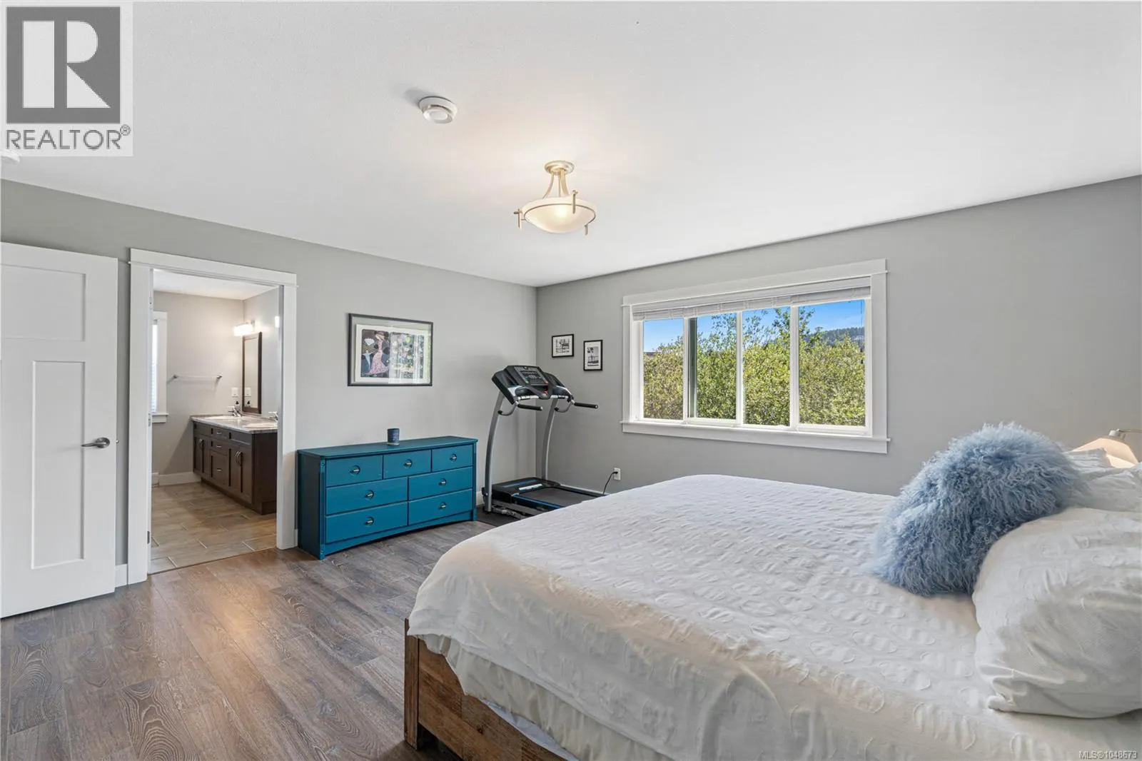 495 Menzies Ridge Dr
