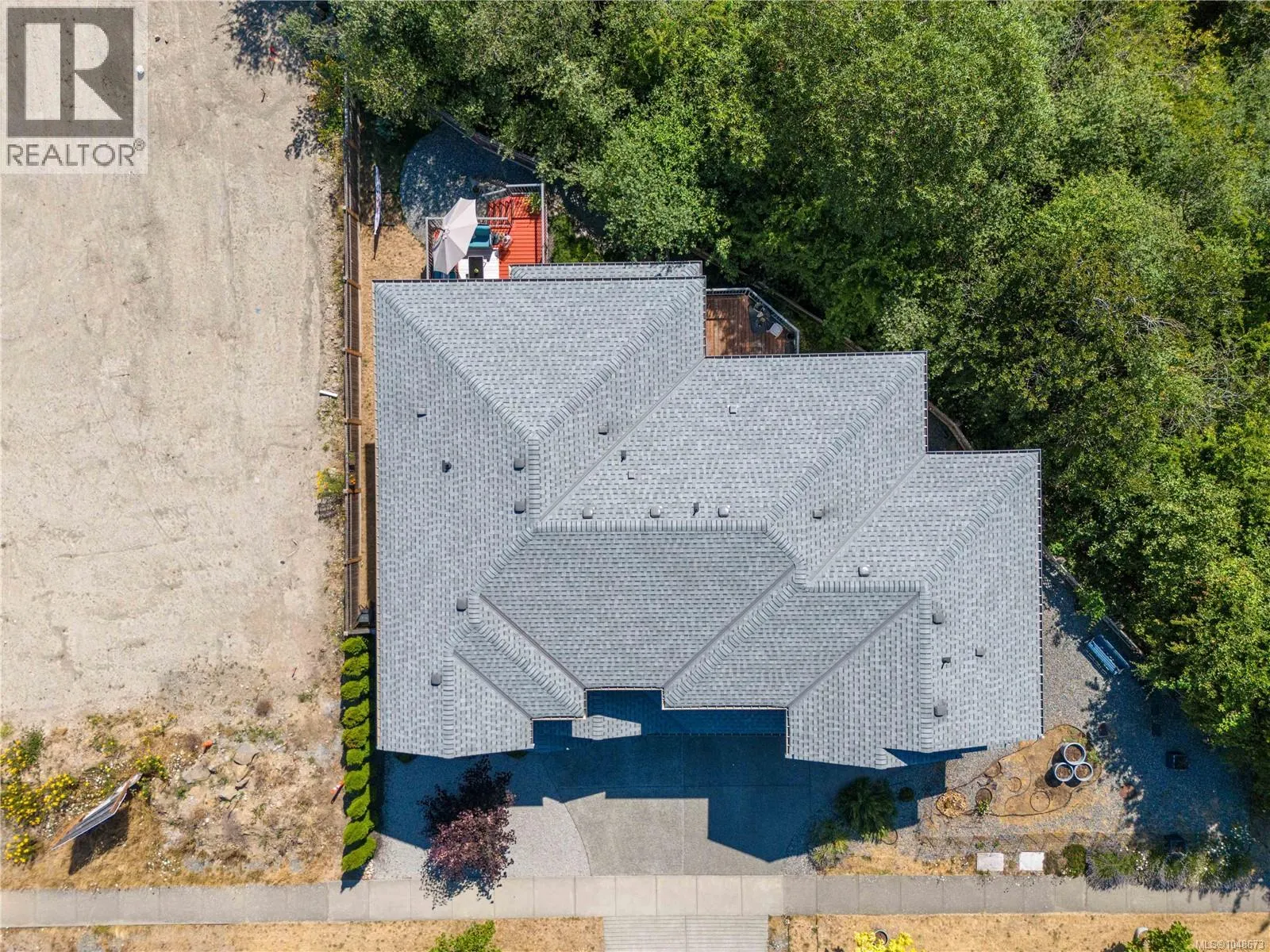 495 Menzies Ridge Dr