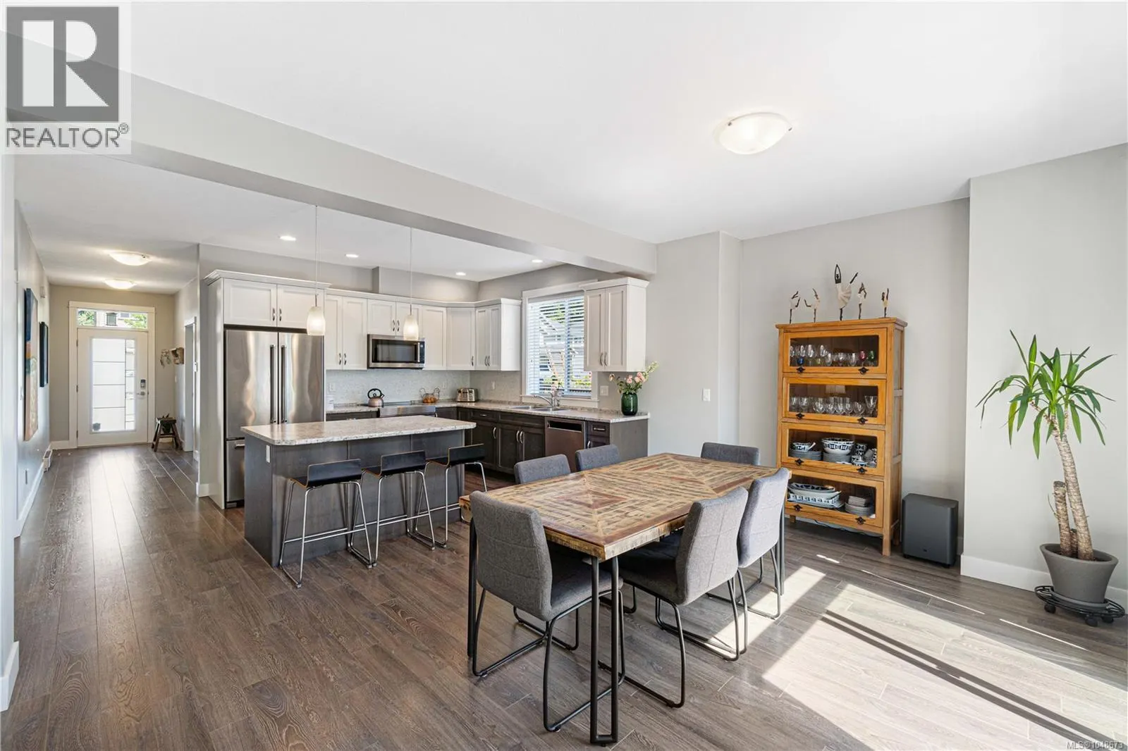 495 Menzies Ridge Dr