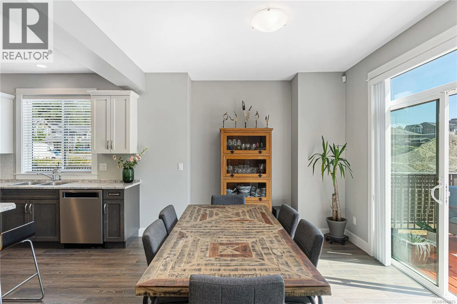 495 Menzies Ridge Dr
