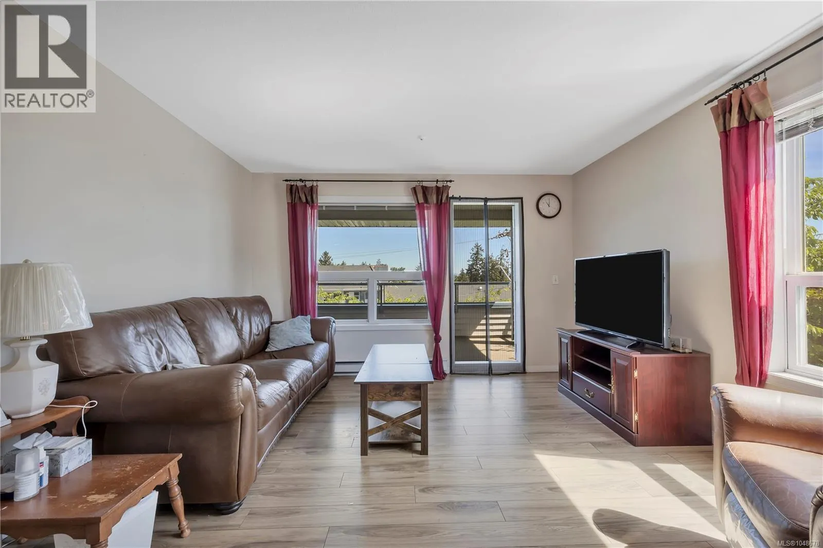 302 1631 Dufferin Cres