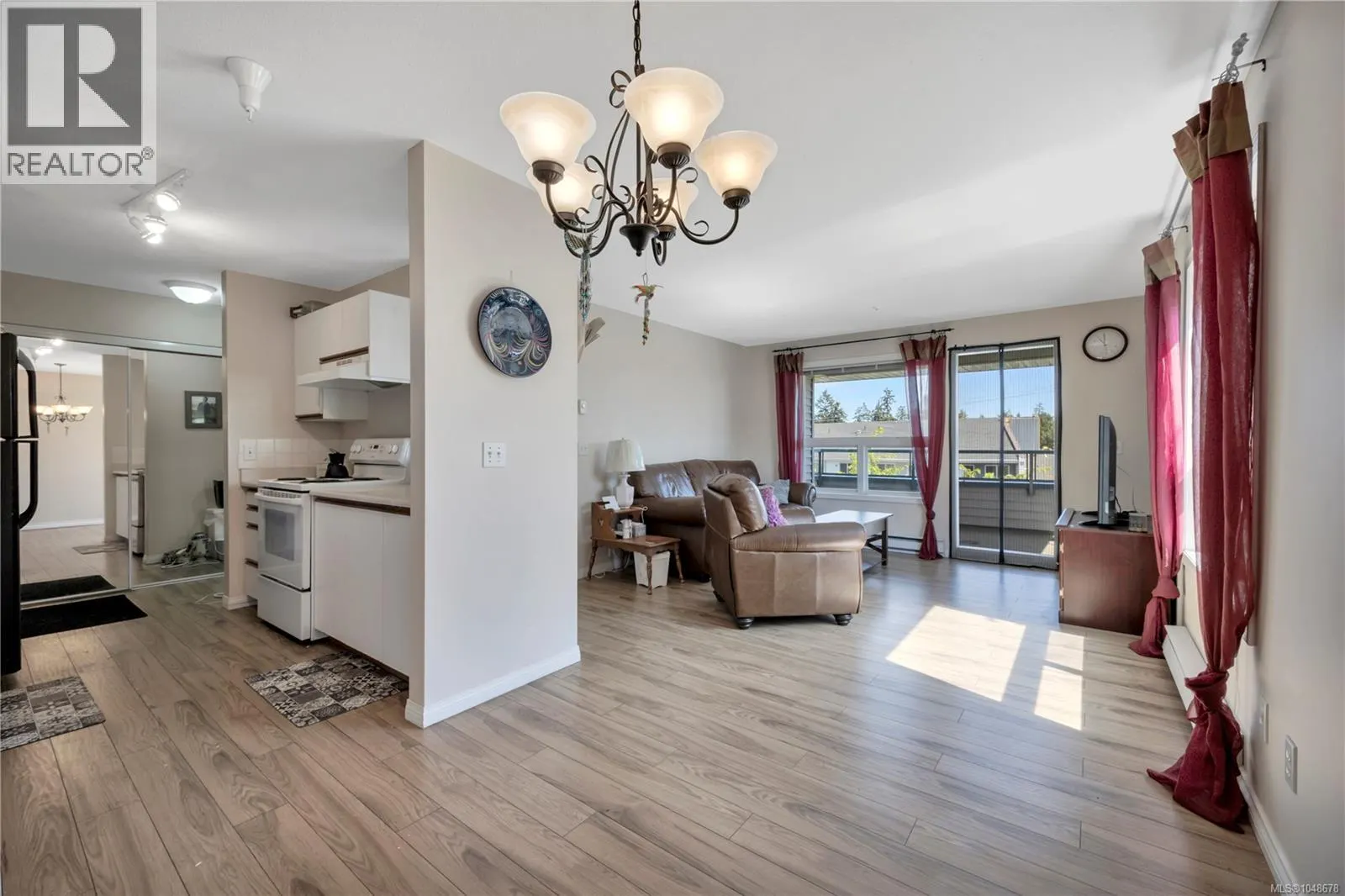 302 1631 Dufferin Cres
