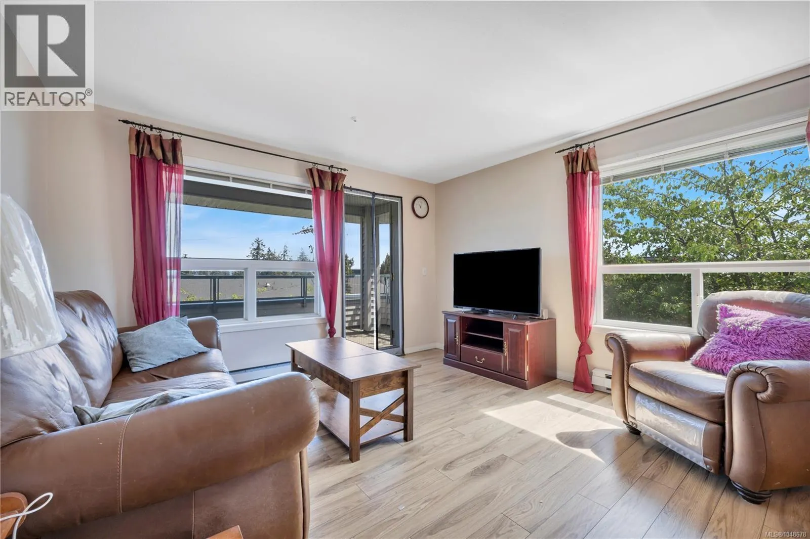 302 1631 Dufferin Cres