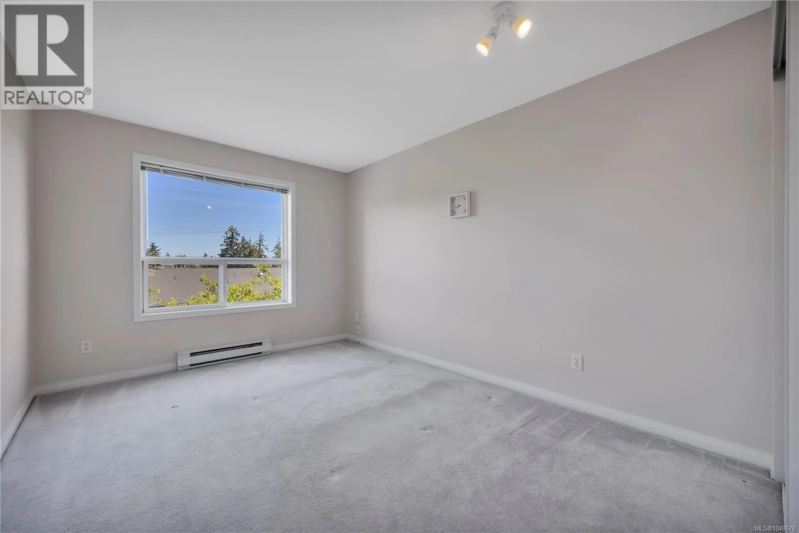 302 1631 Dufferin Cres