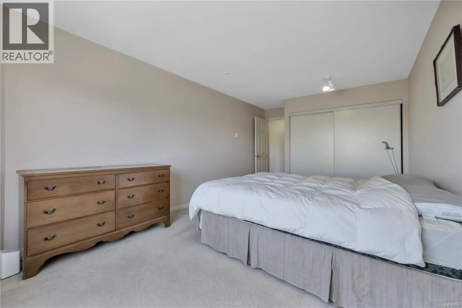 302 1631 Dufferin Cres