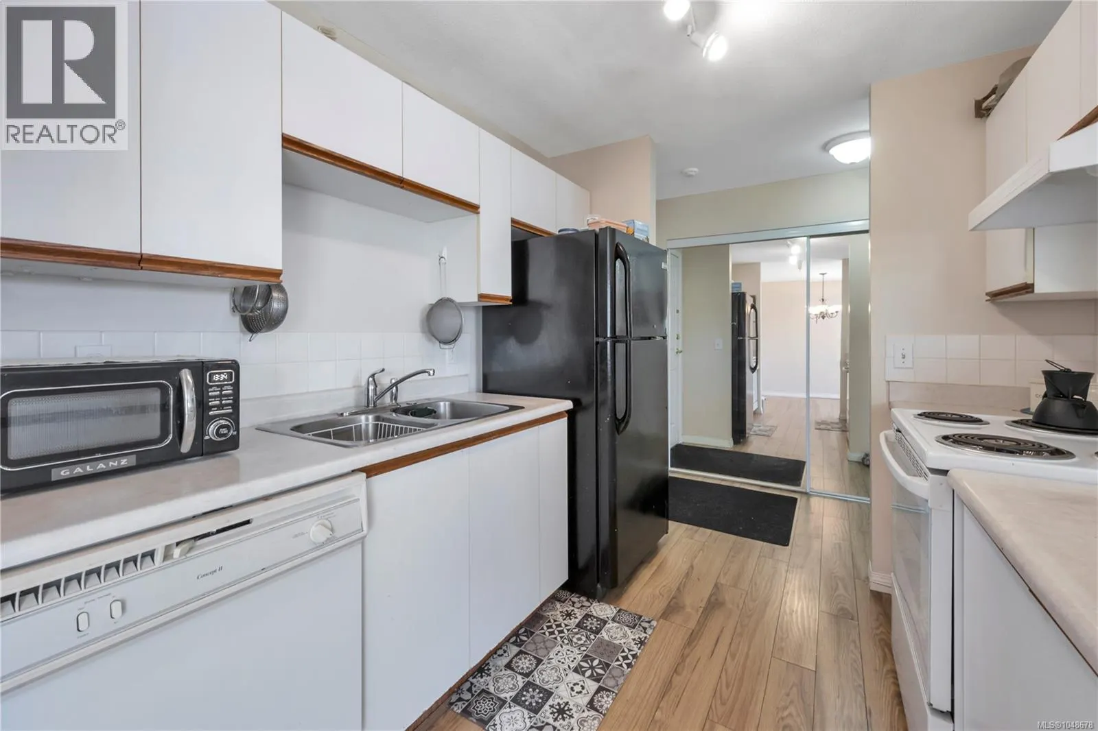 302 1631 Dufferin Cres