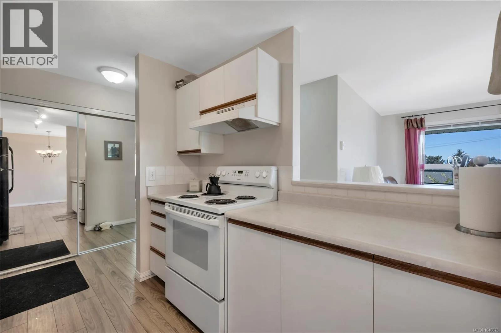 302 1631 Dufferin Cres