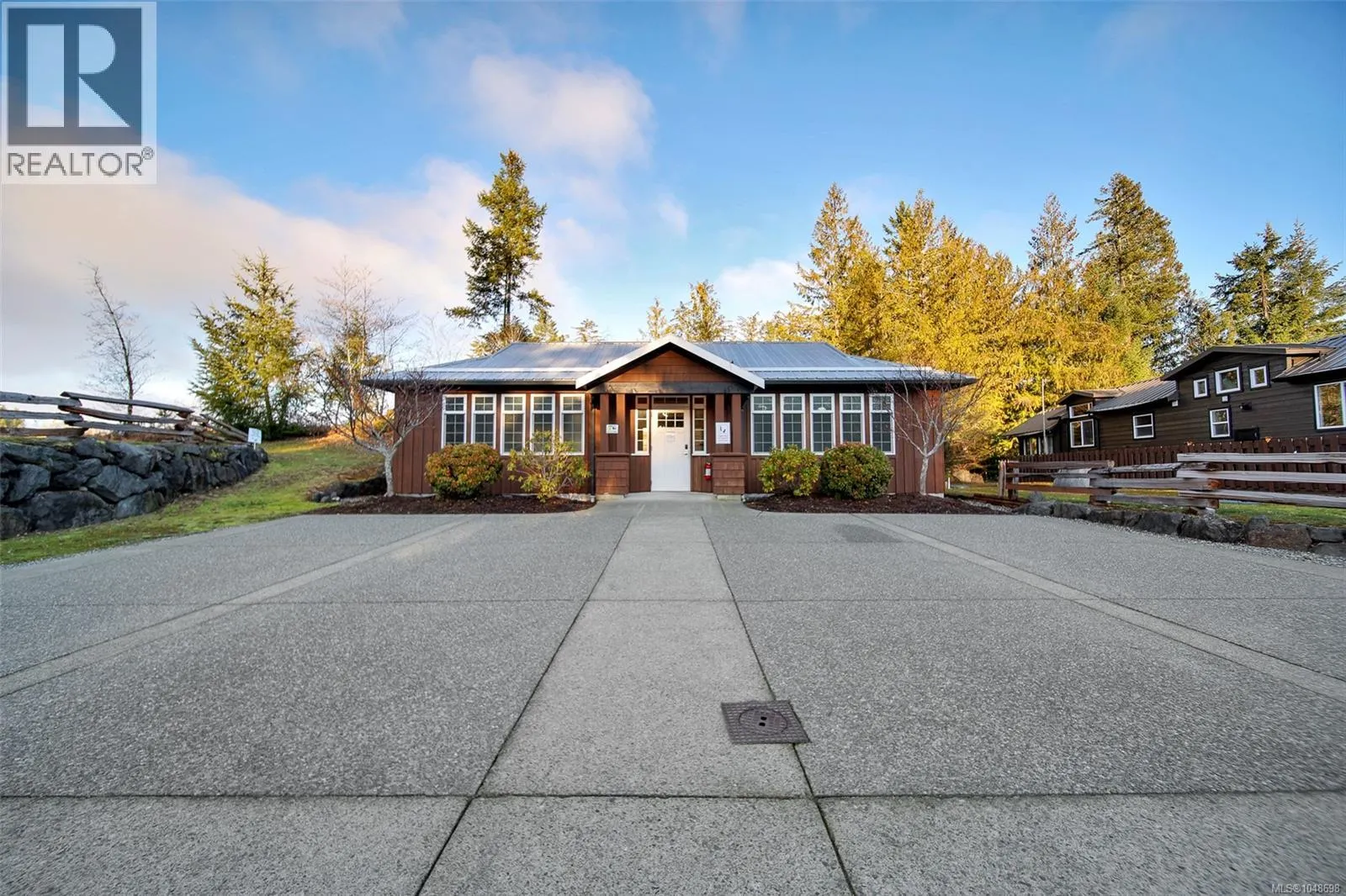 27 10750 Central Lake Rd
