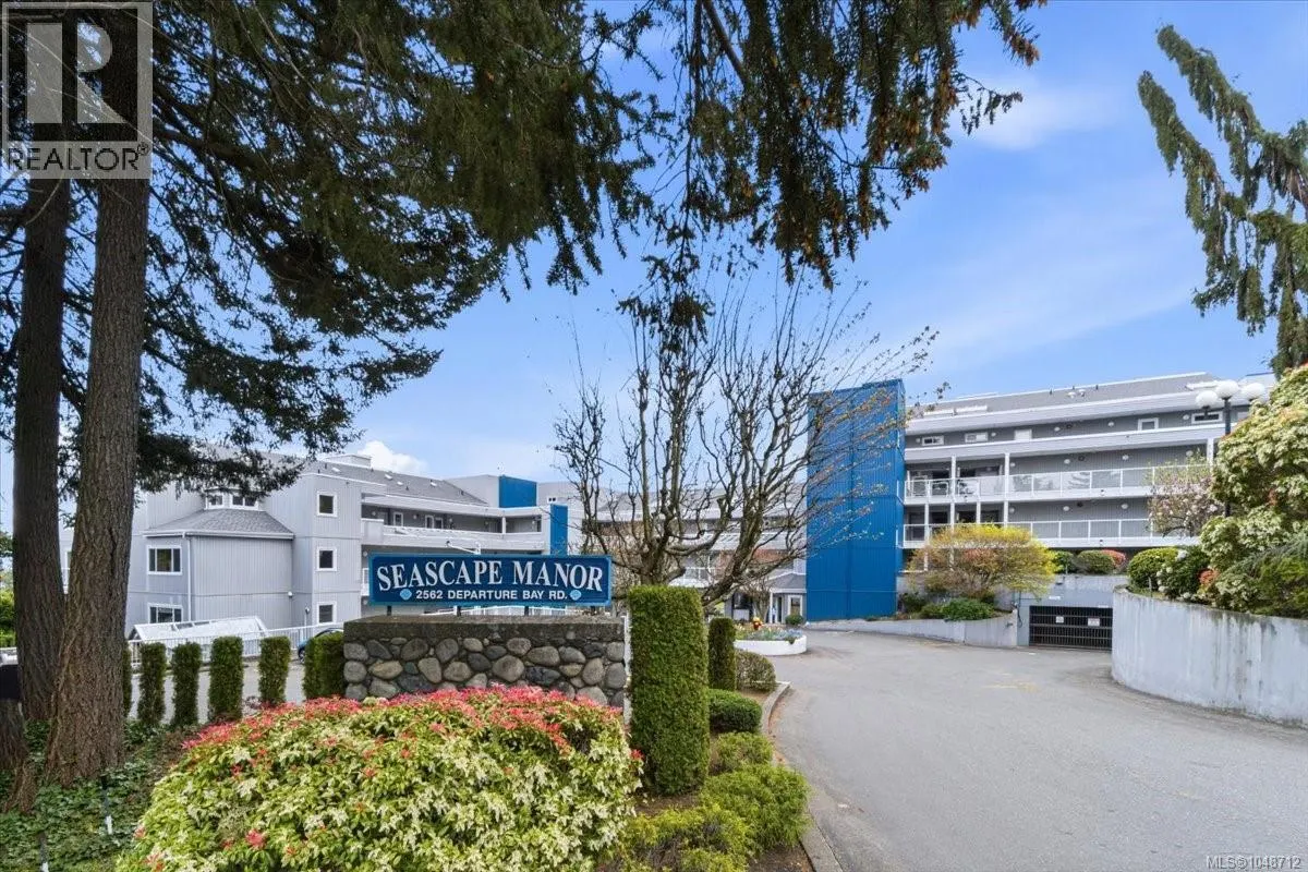 108 2562 Departure Bay Rd