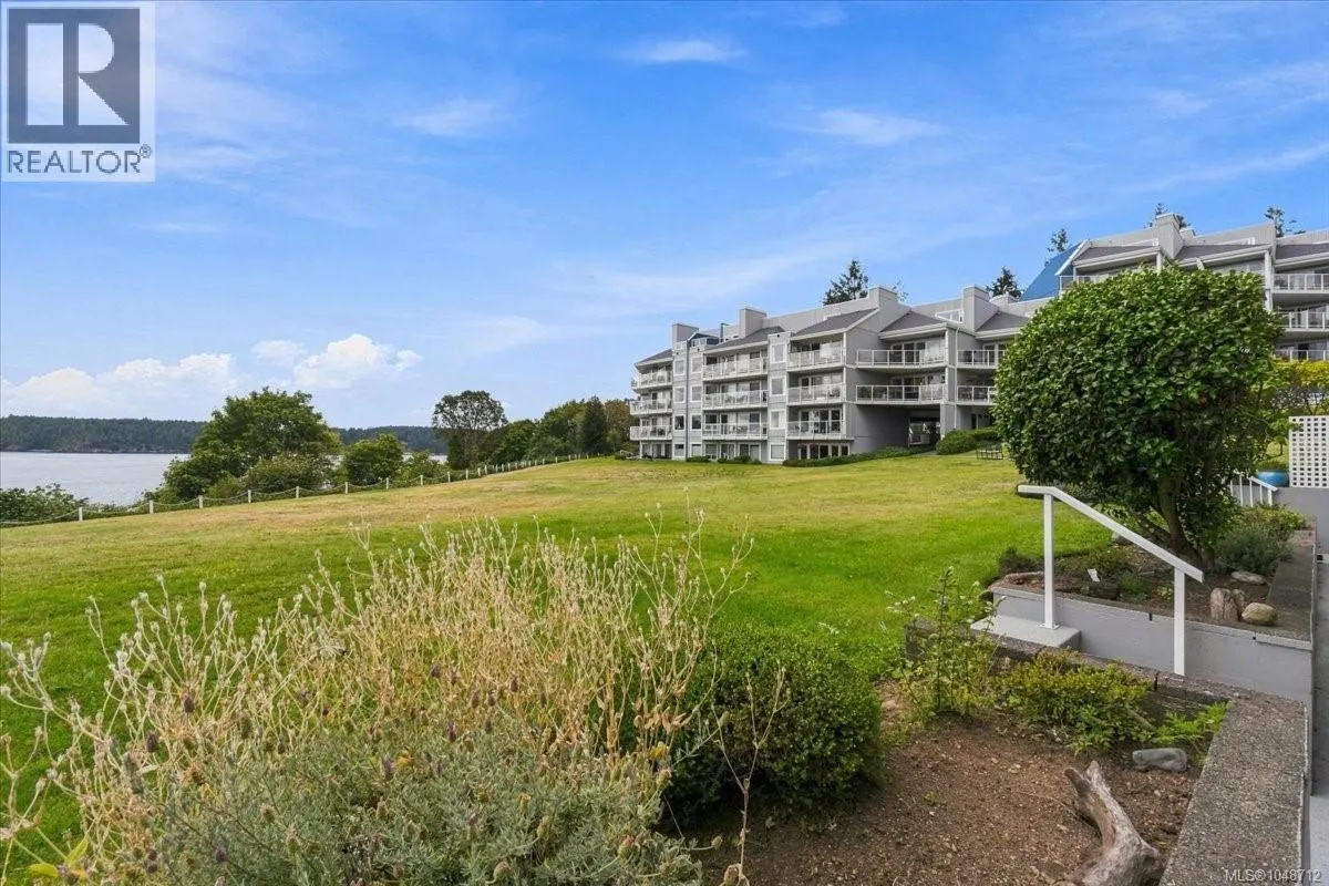 108 2562 Departure Bay Rd