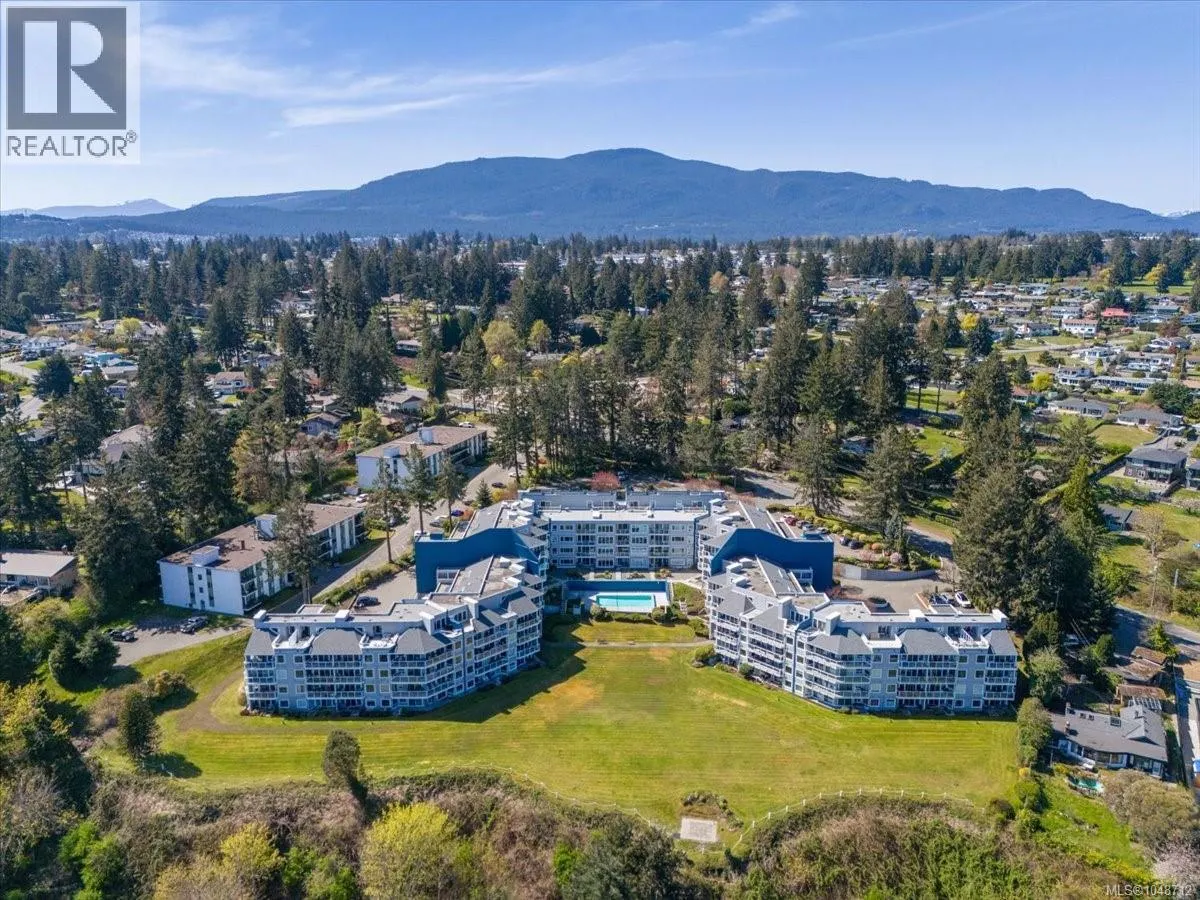 108 2562 Departure Bay Rd