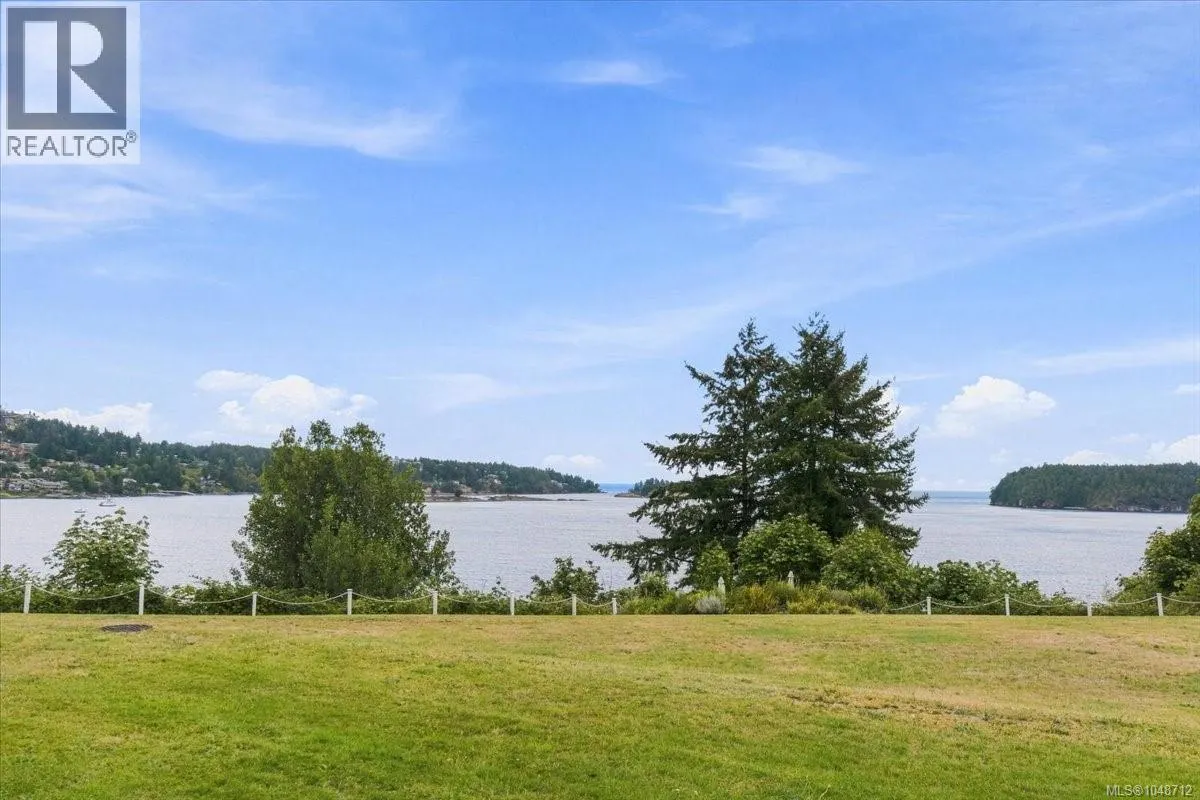 108 2562 Departure Bay Rd