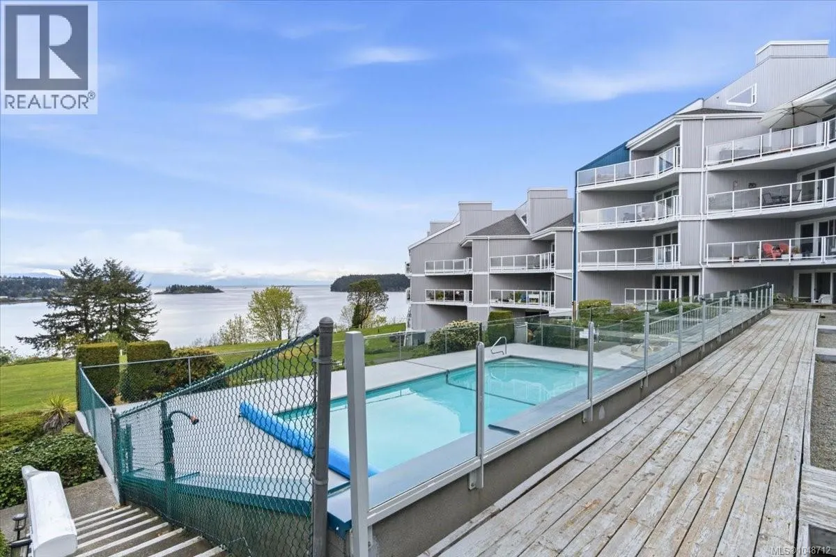 108 2562 Departure Bay Rd