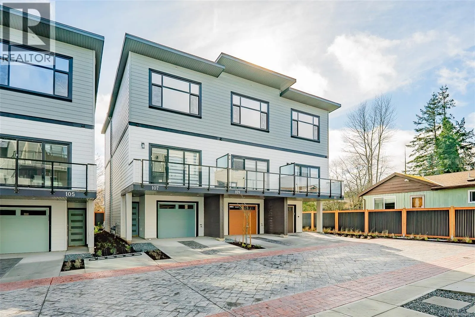 108 1615 Northfield Rd