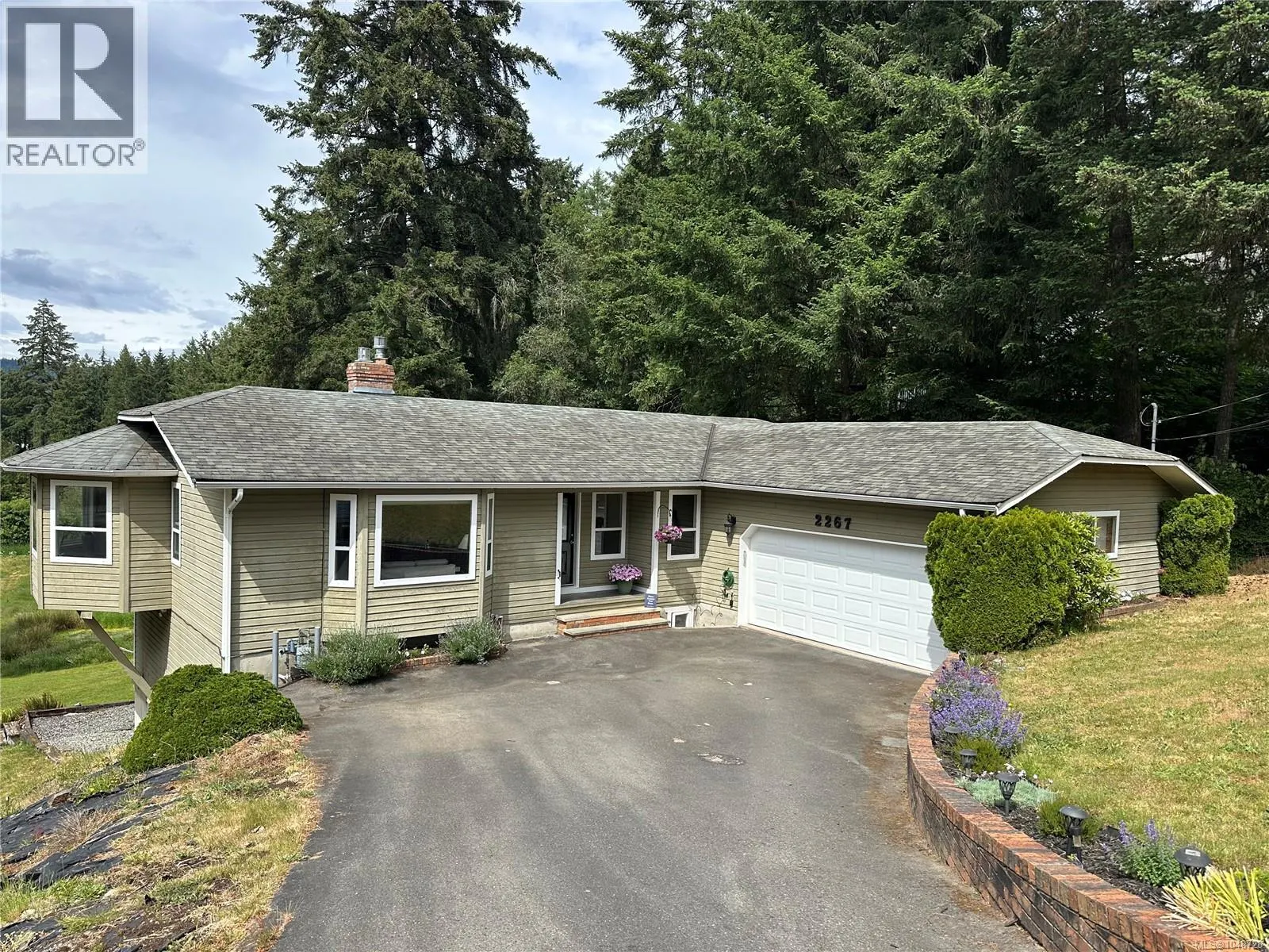2267 Regina Dr