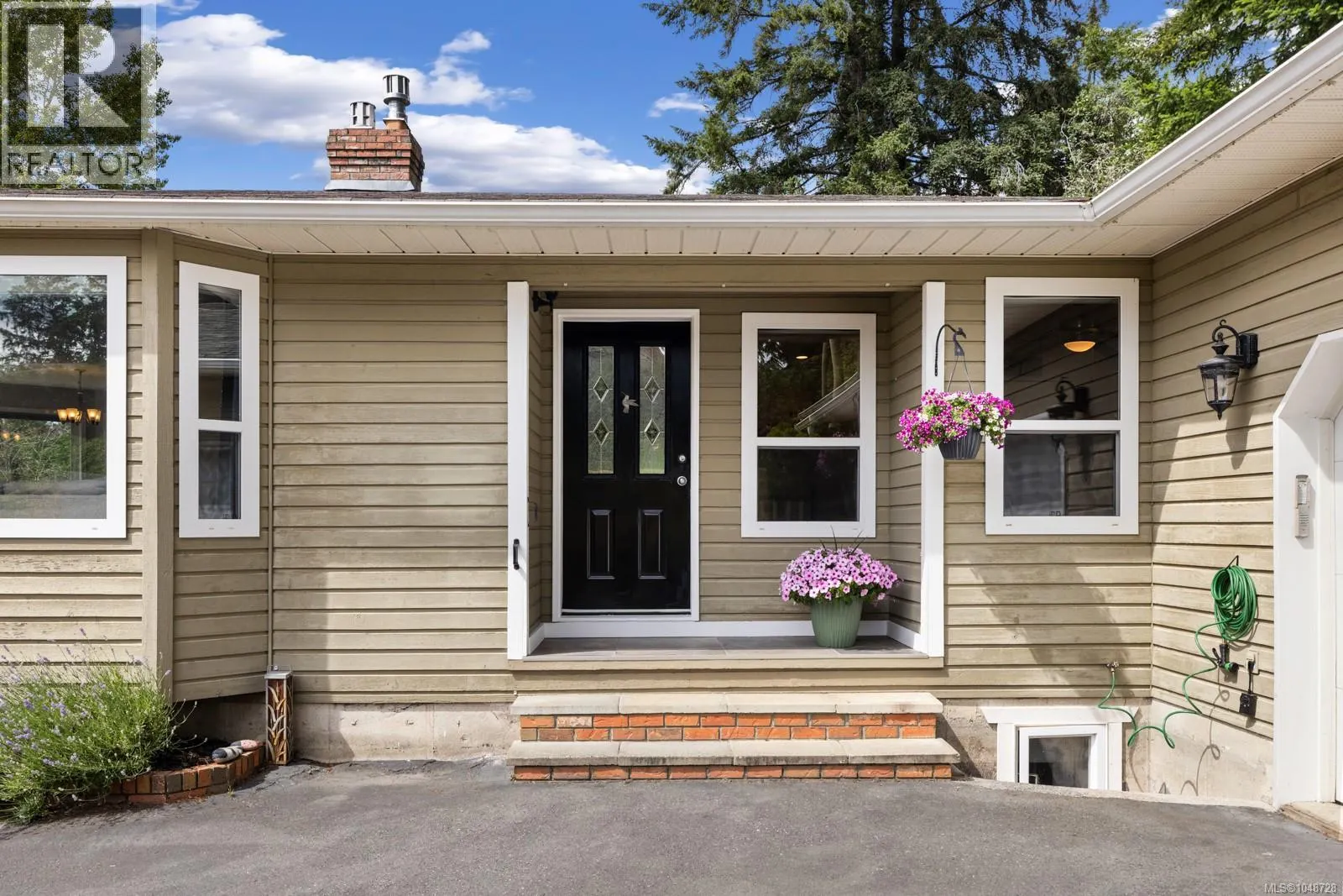 2267 Regina Dr