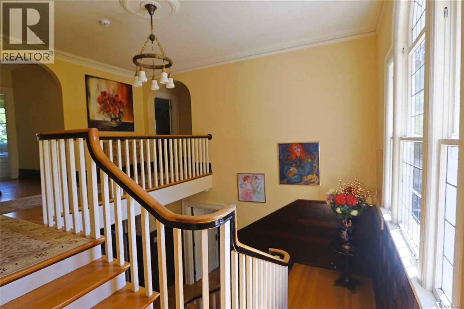 990 Terrace Ave