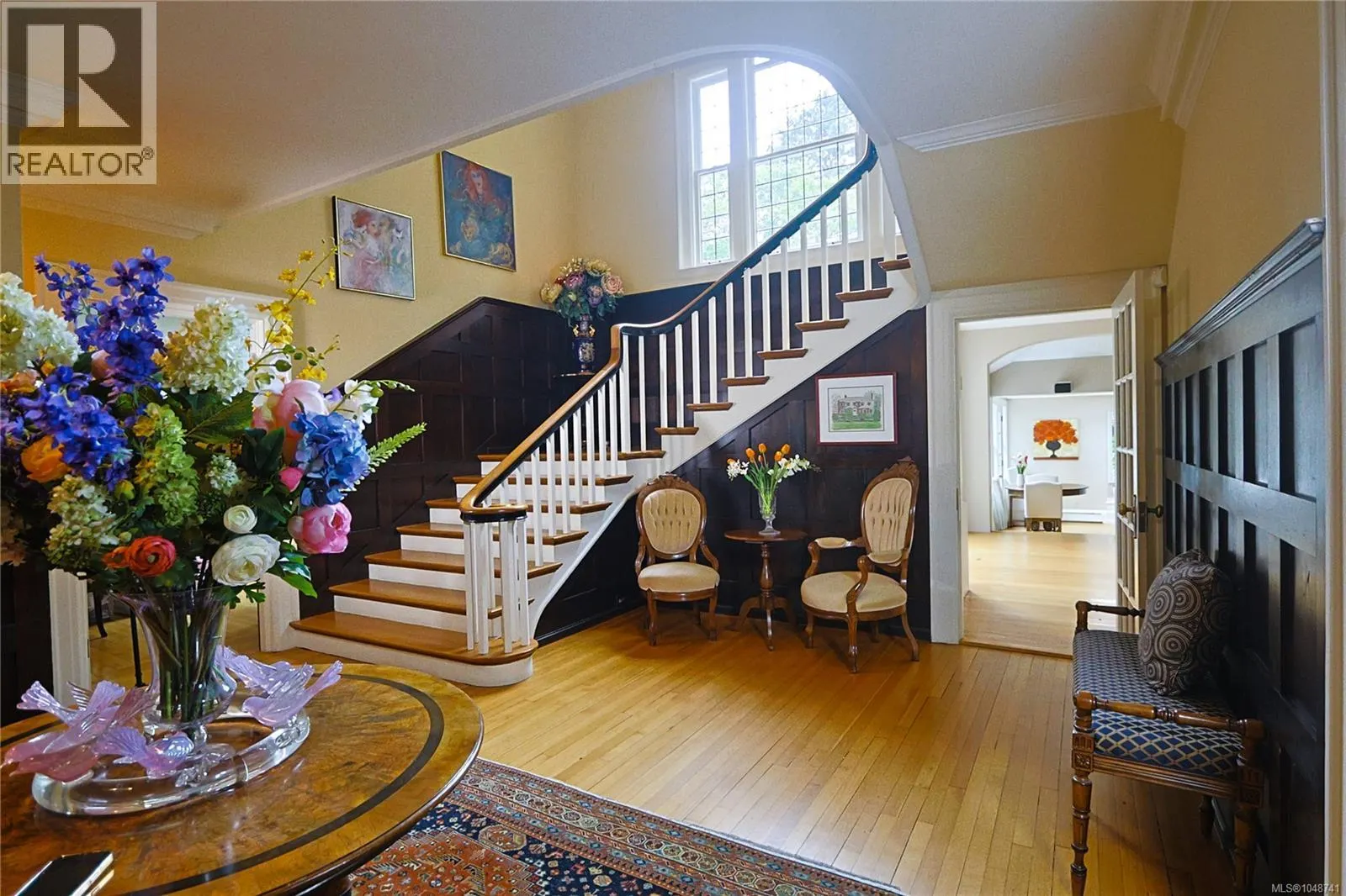 990 Terrace Ave
