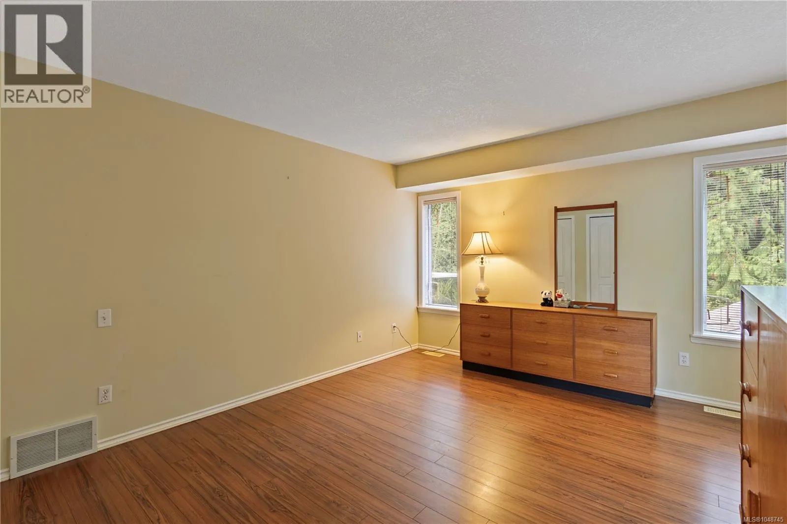 5143 Carol Pl