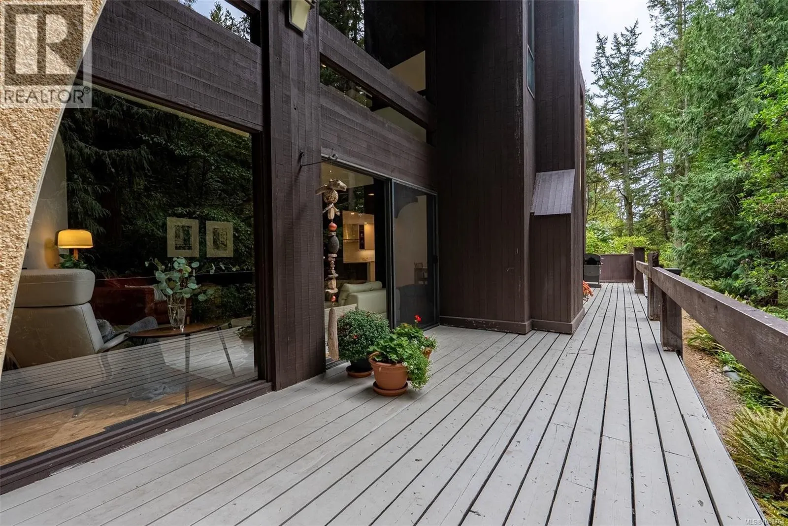 5748 West Saanich Rd