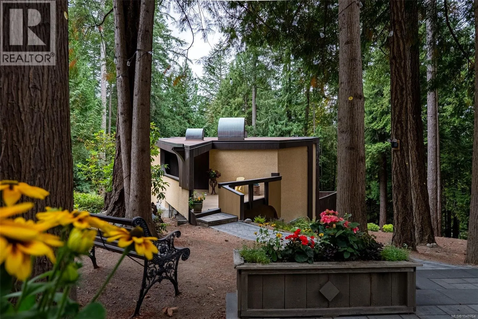 5748 West Saanich Rd