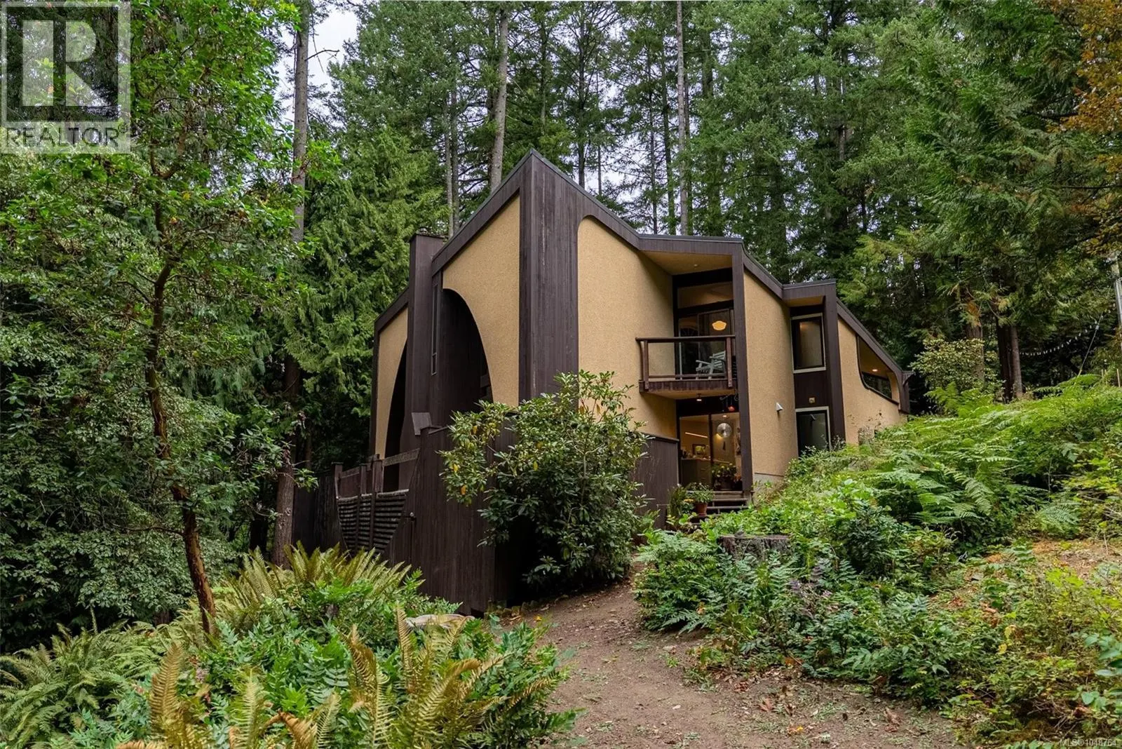 5748 West Saanich Rd