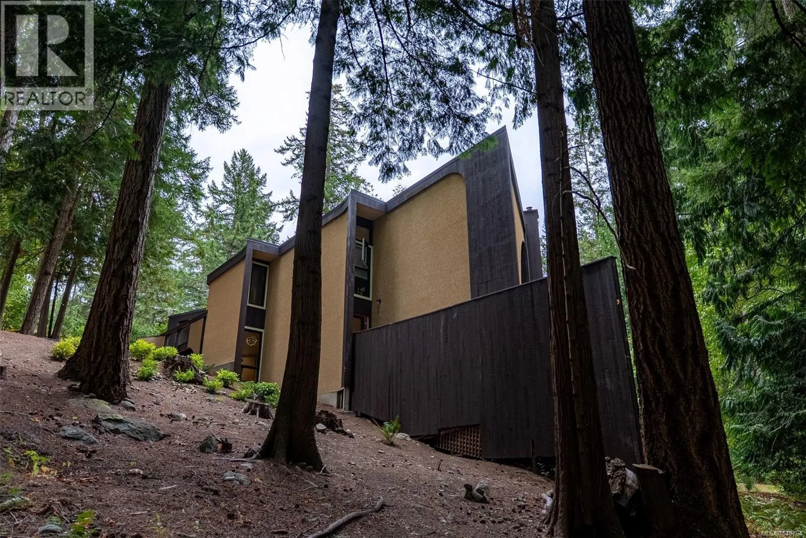 5748 West Saanich Rd