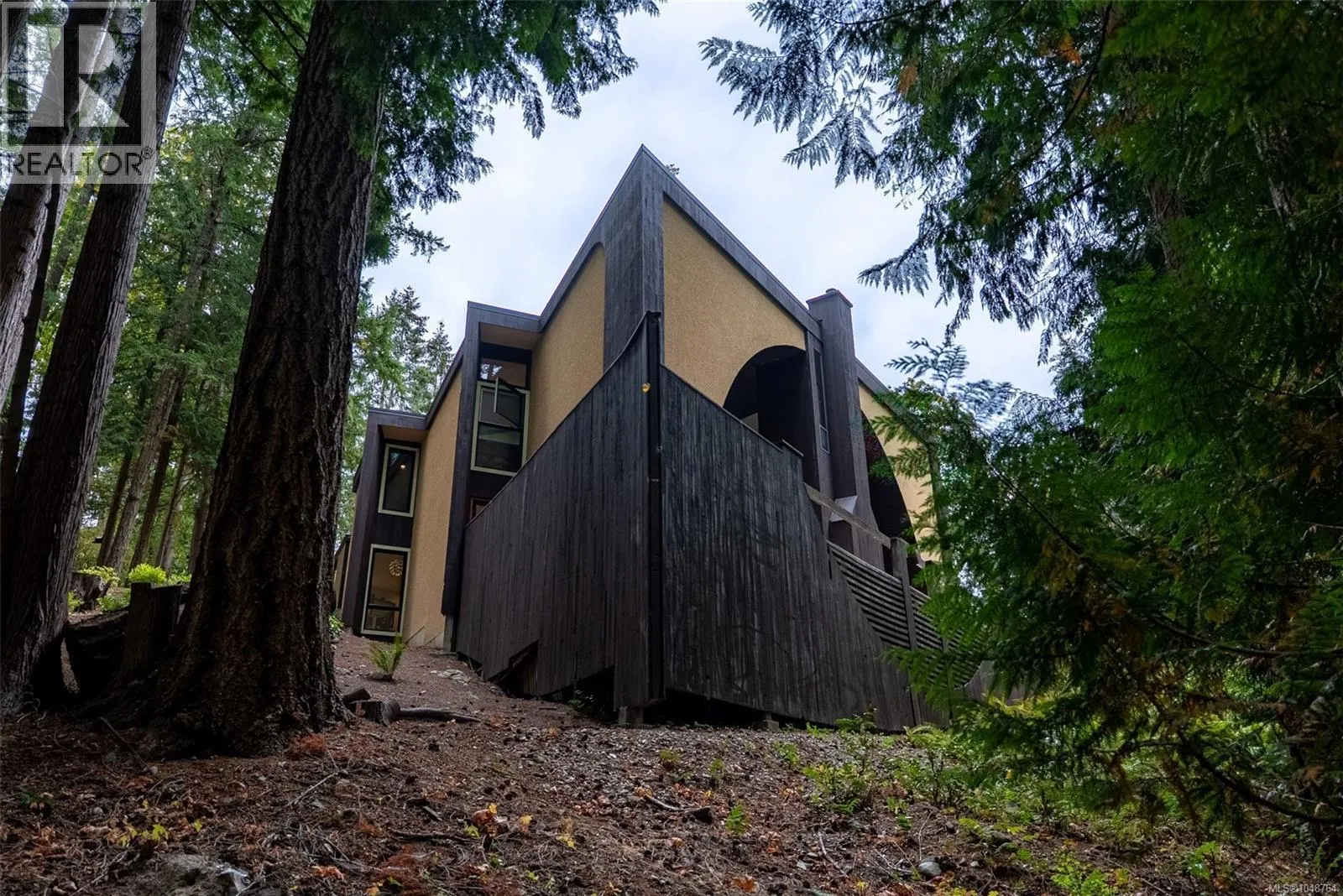 5748 West Saanich Rd