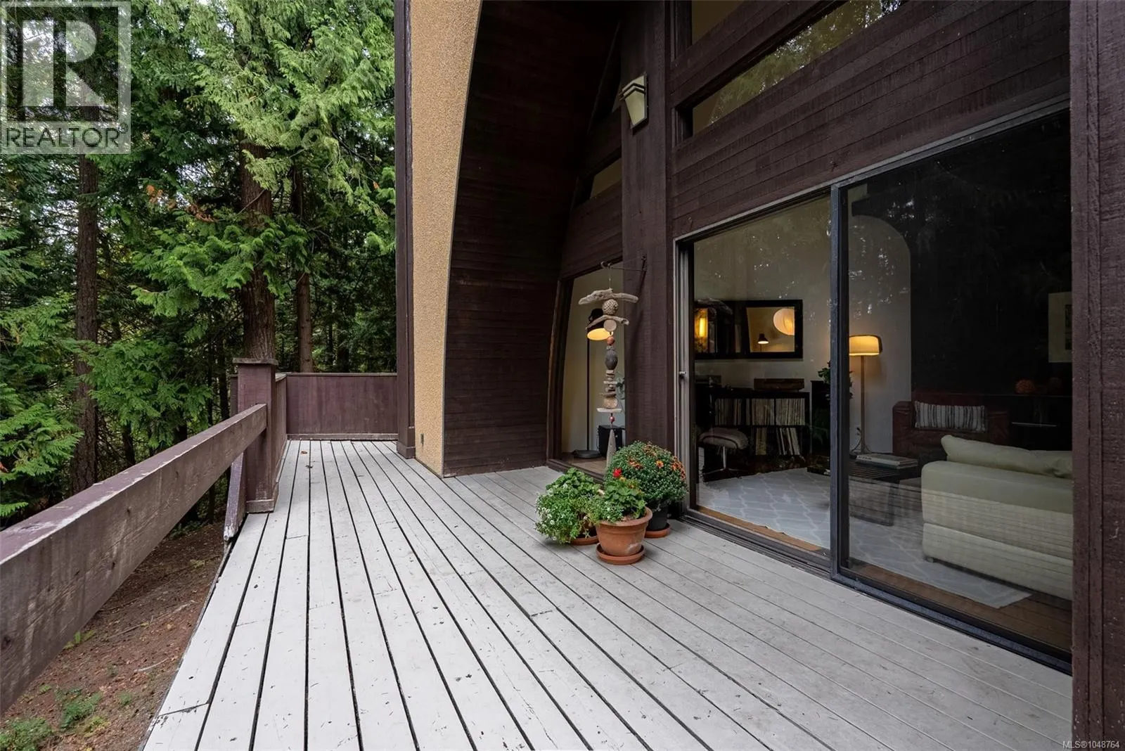 5748 West Saanich Rd