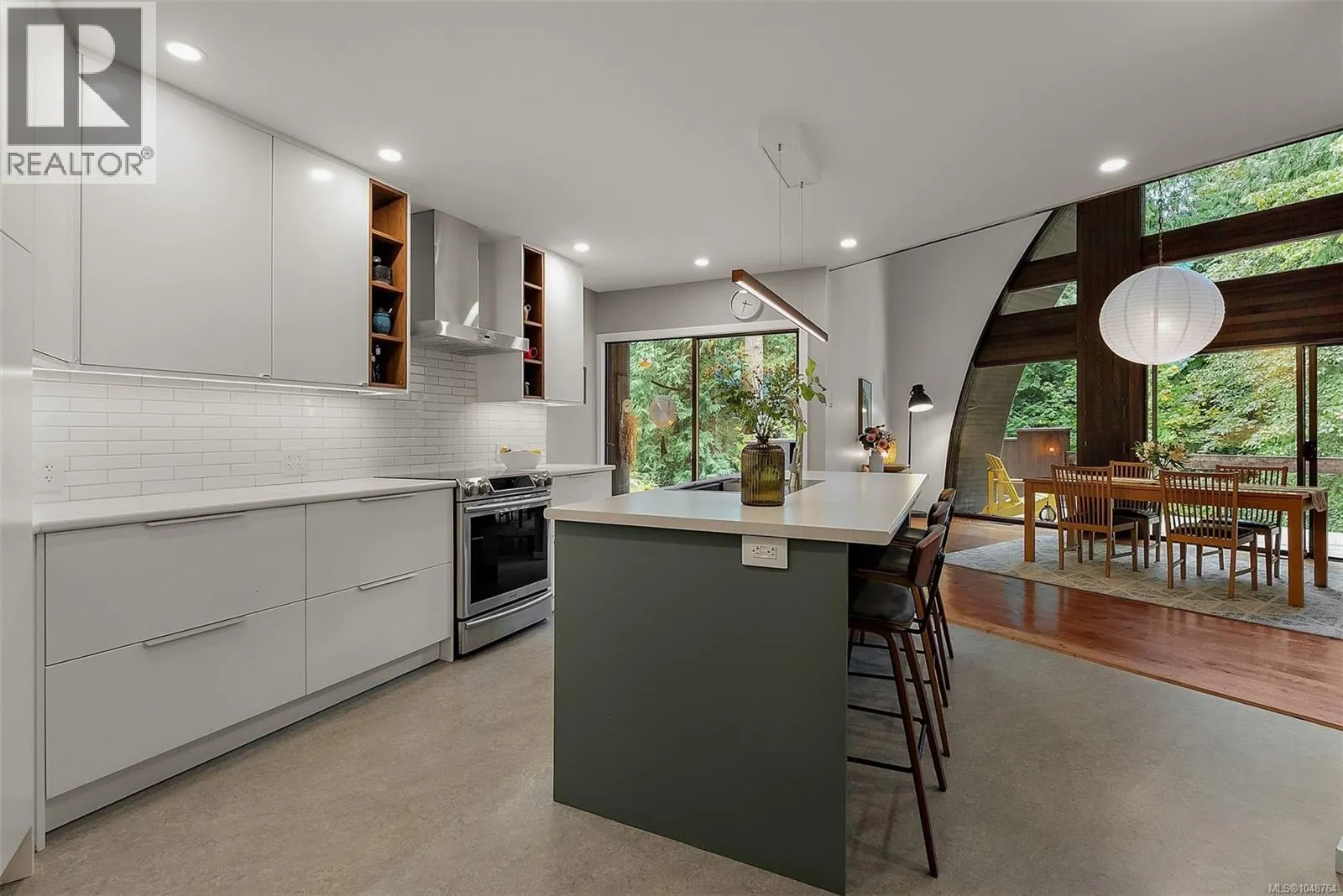 5748 West Saanich Rd
