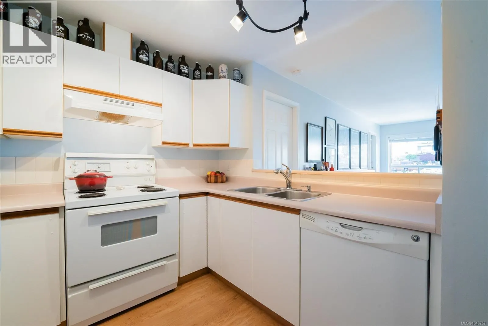 405 1631 Dufferin Cres