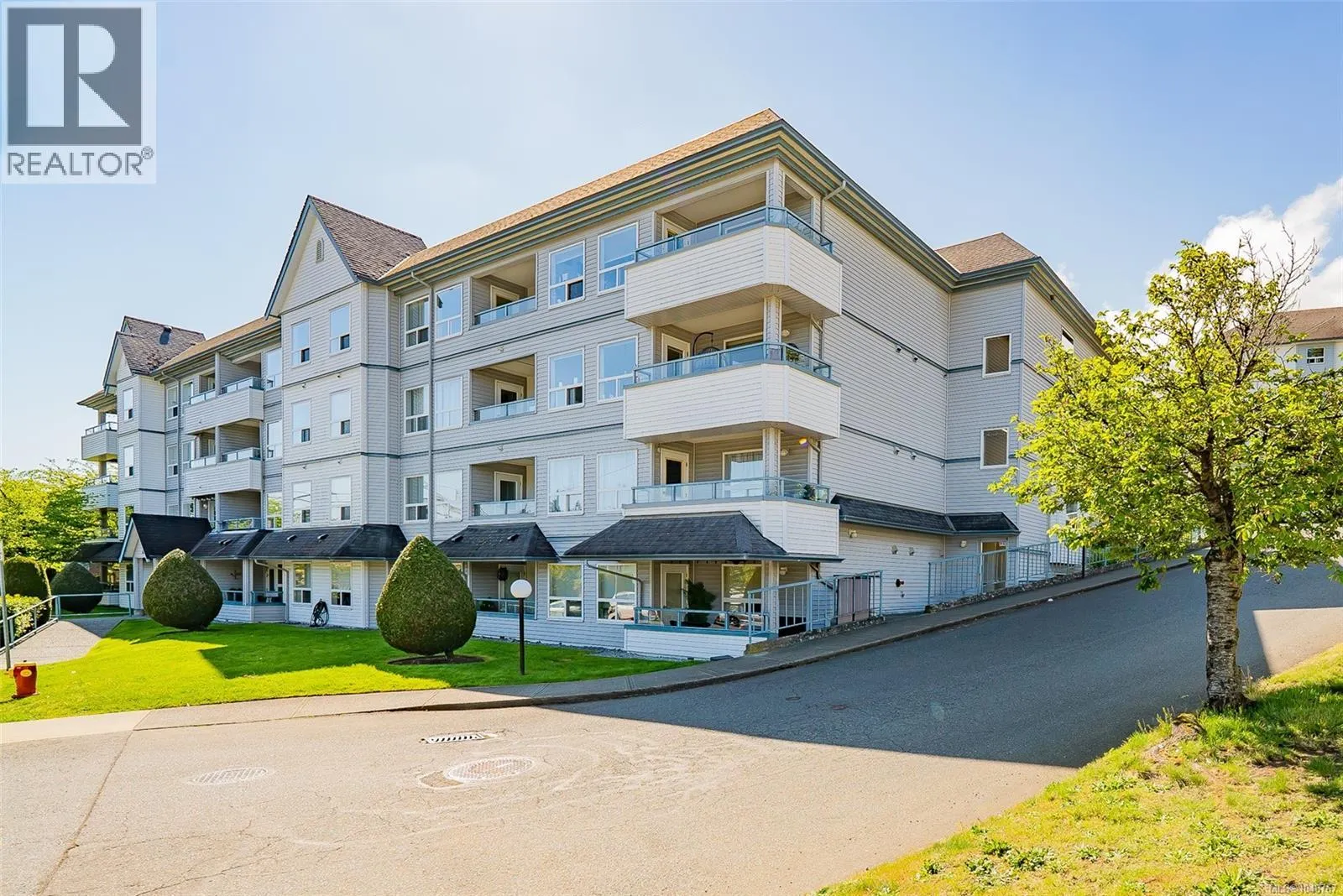 405 1631 Dufferin Cres