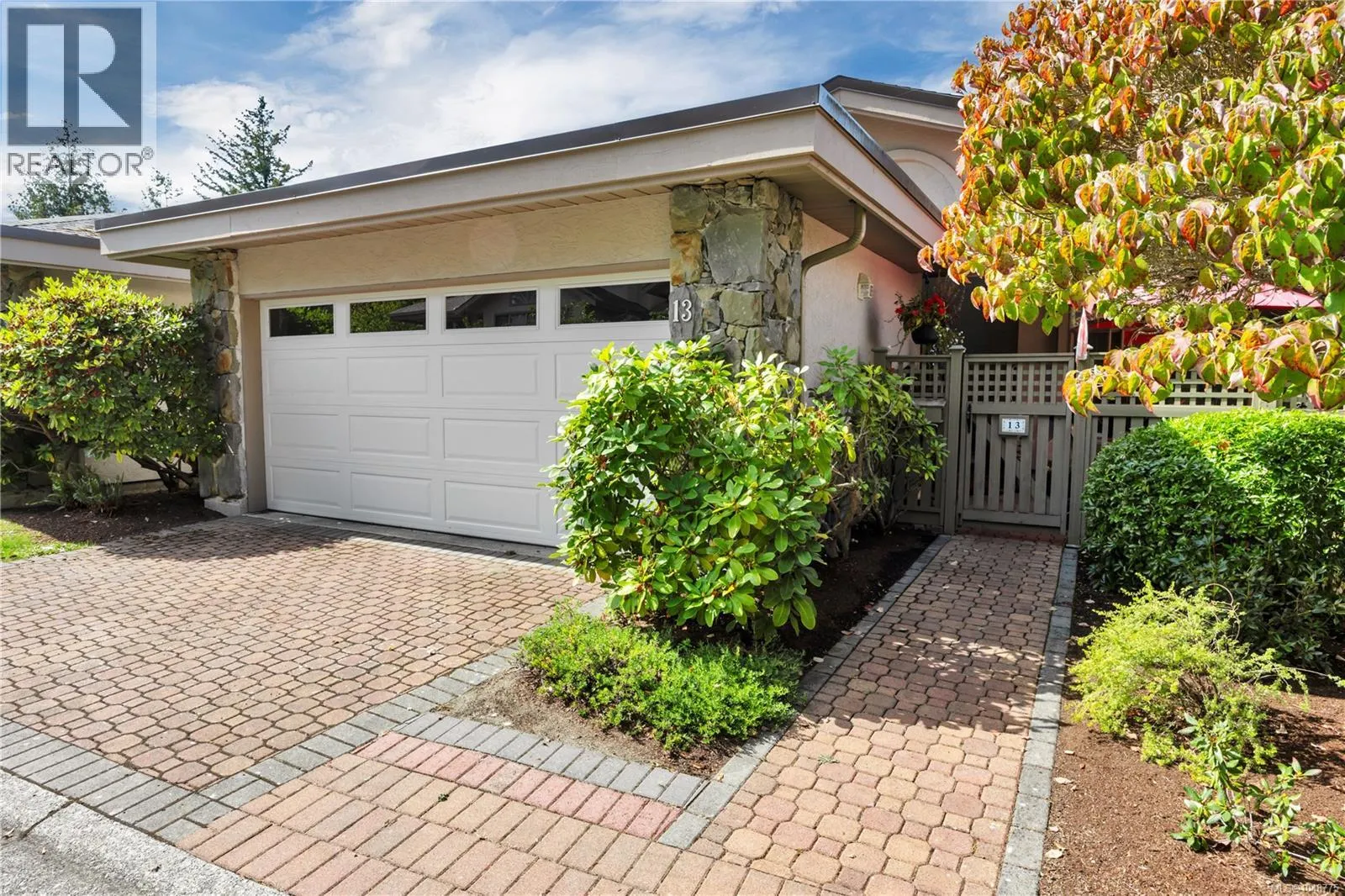 13 4991 Bella Vista Cres