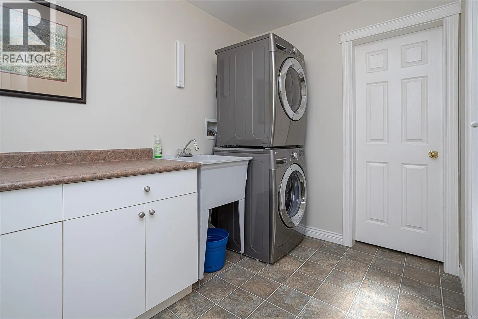 6315 Central Saanich Rd