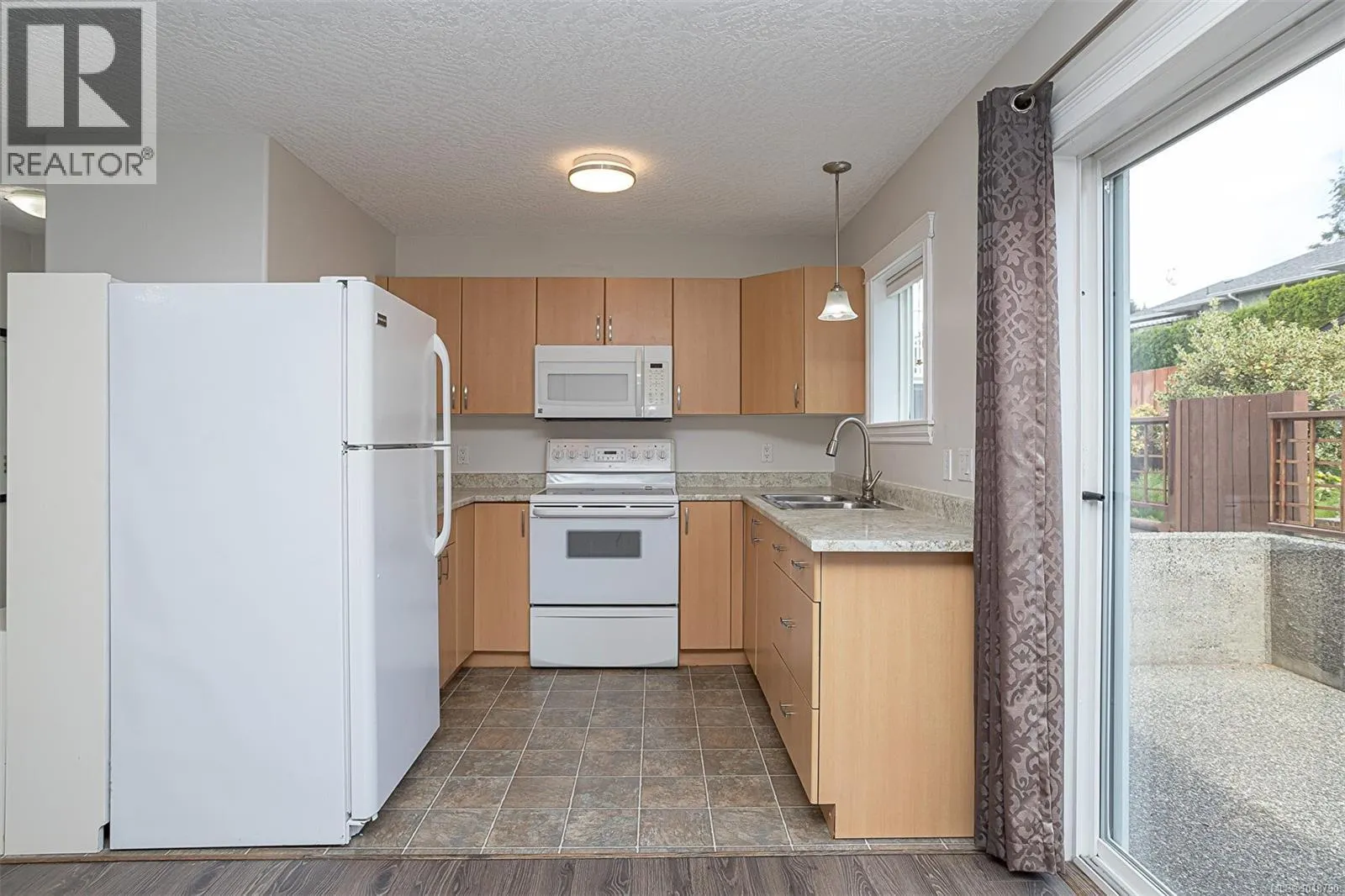 6315 Central Saanich Rd