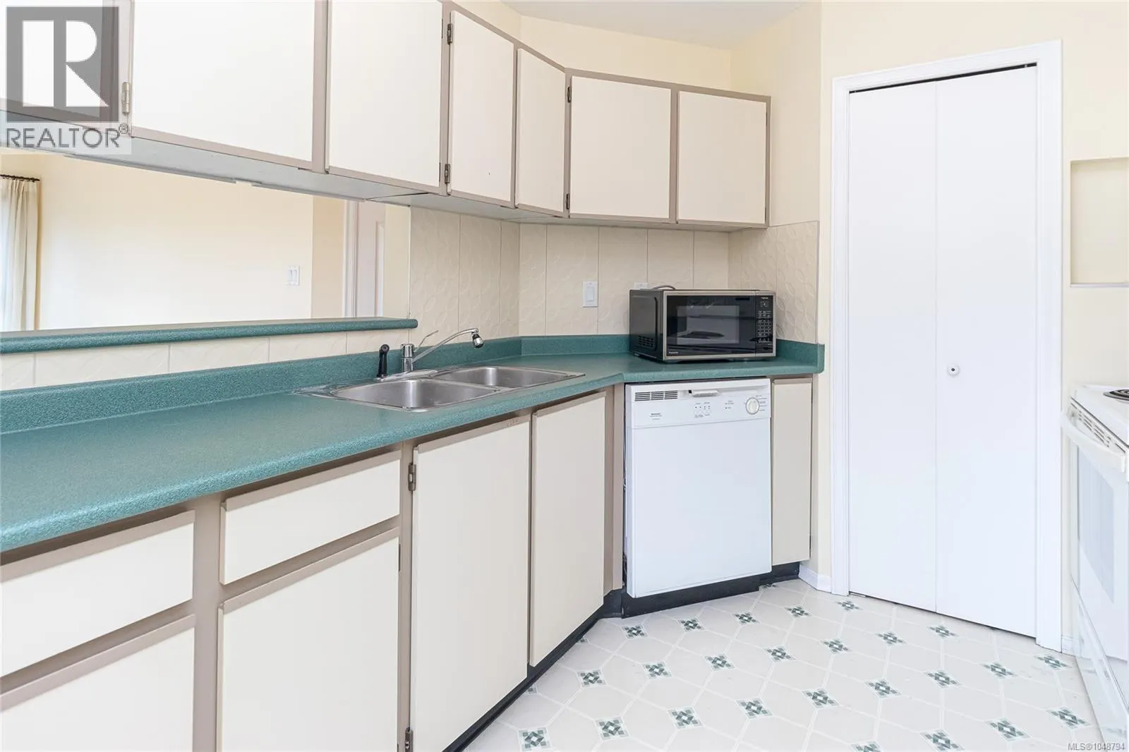 404 4030 Quadra St