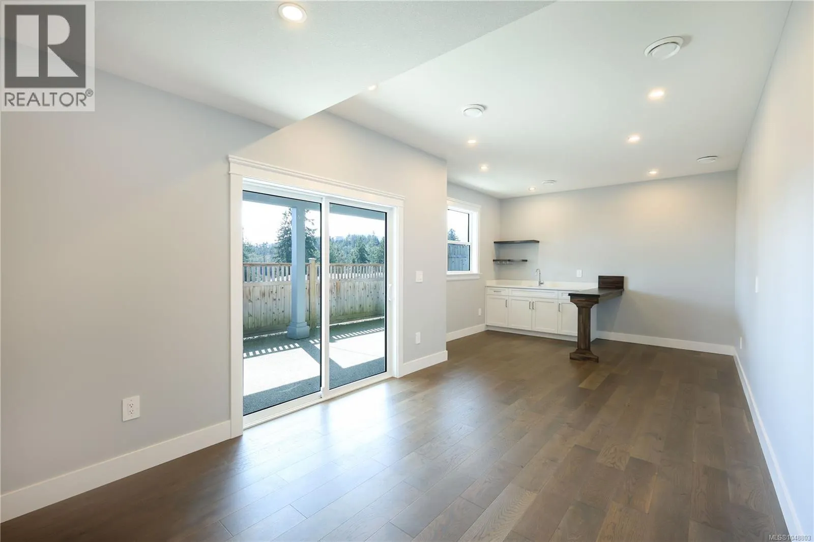 163 Golden Oaks Cres