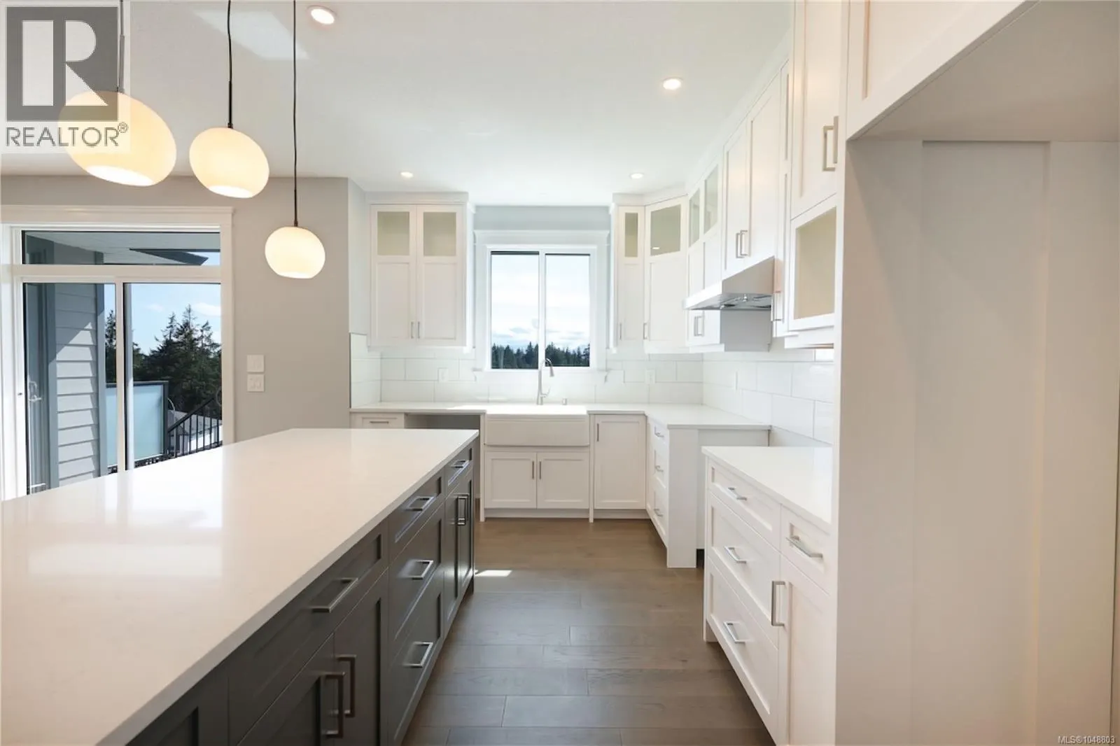 163 Golden Oaks Cres