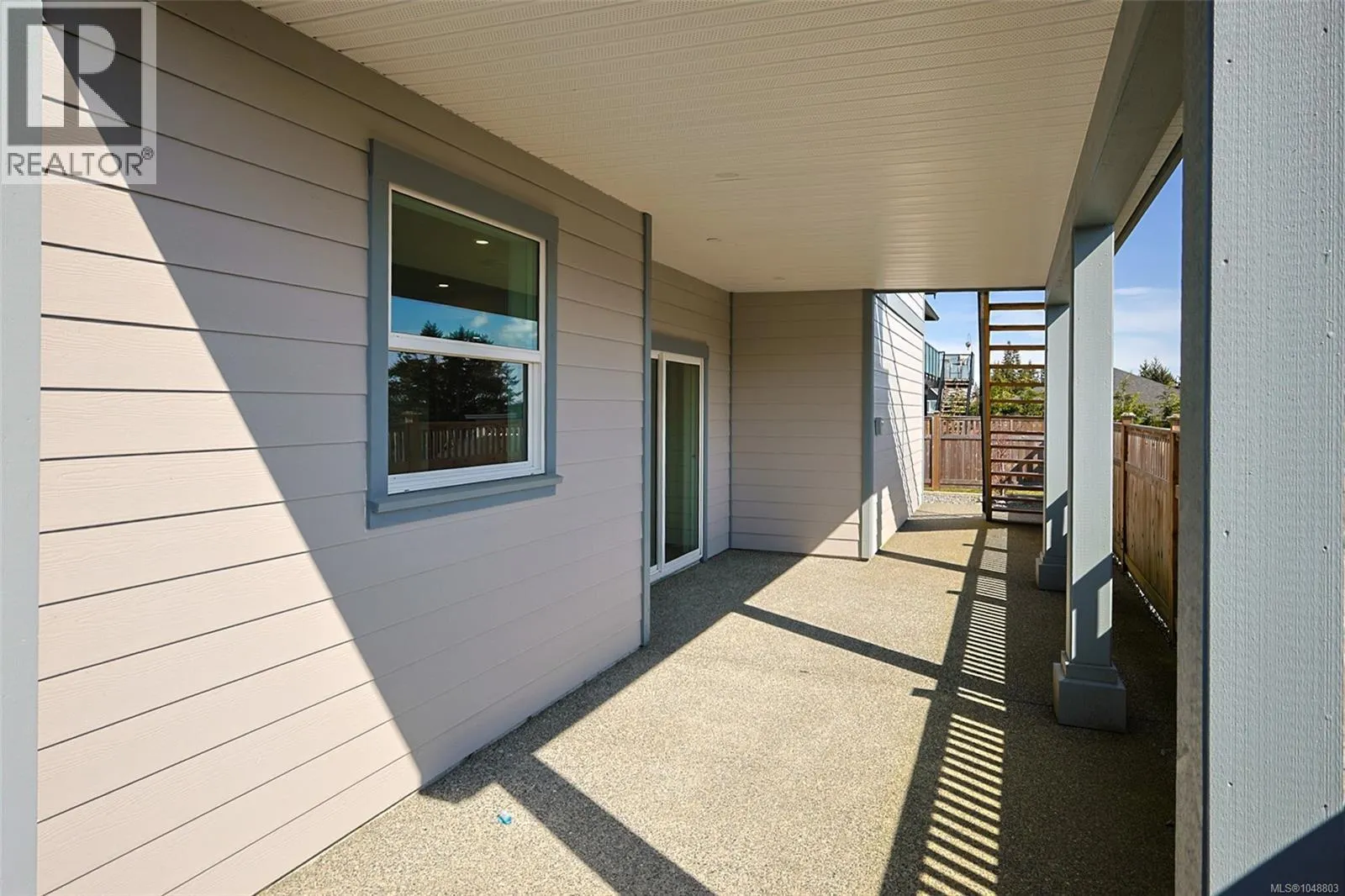 163 Golden Oaks Cres