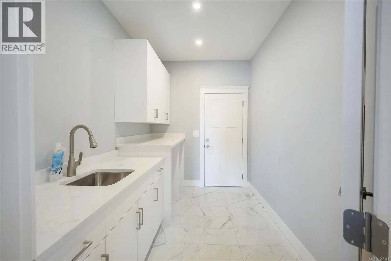 163 Golden Oaks Cres