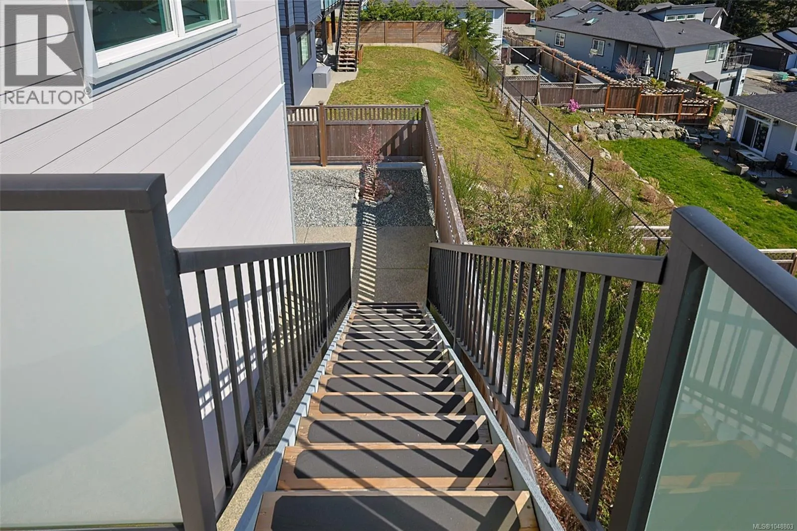 163 Golden Oaks Cres