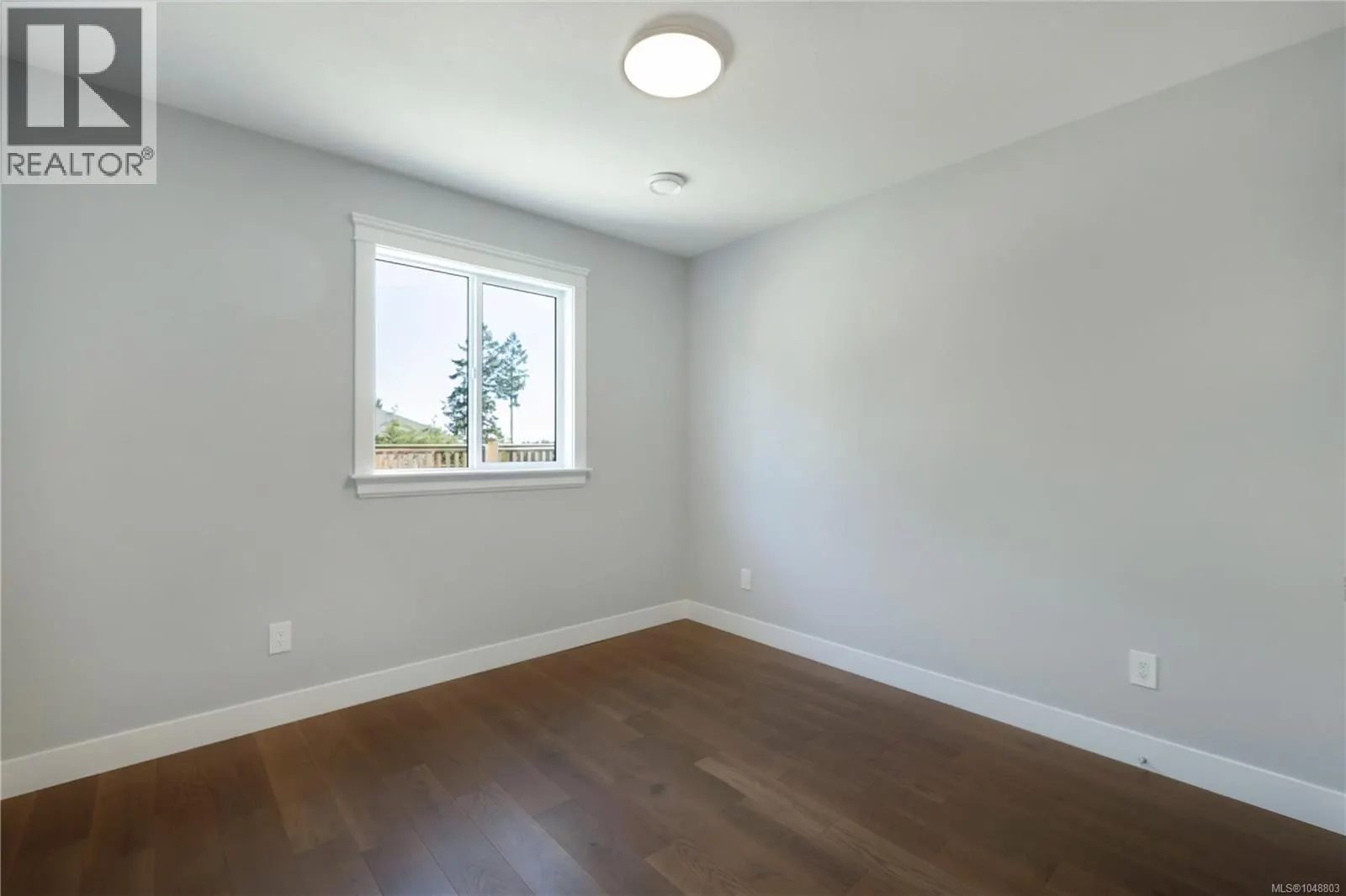 163 Golden Oaks Cres