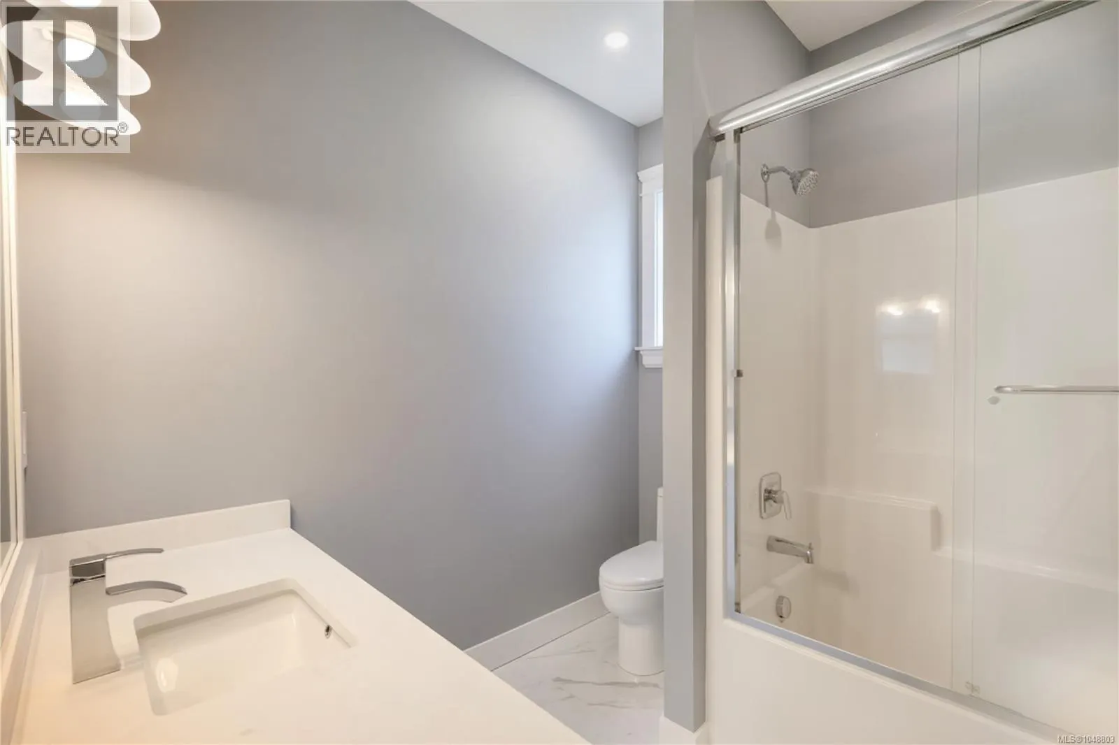 163 Golden Oaks Cres