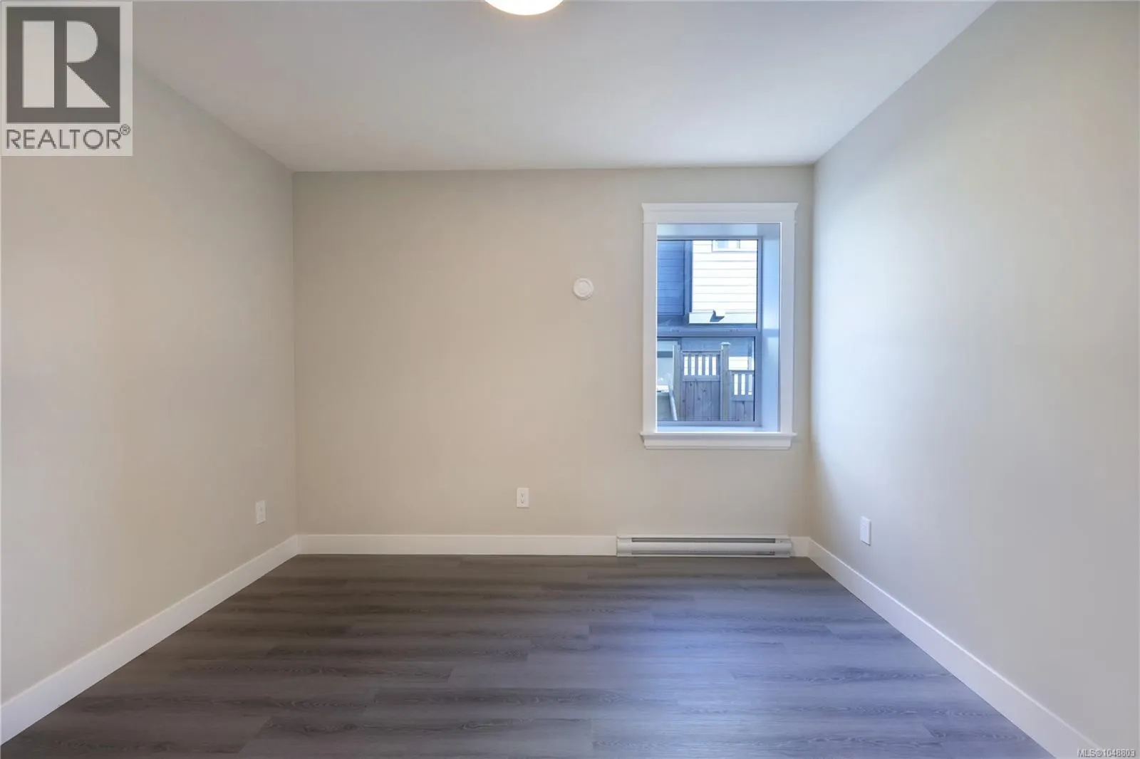 163 Golden Oaks Cres