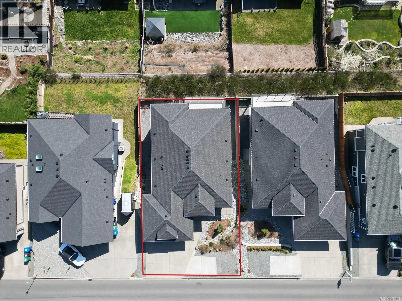163 Golden Oaks Cres
